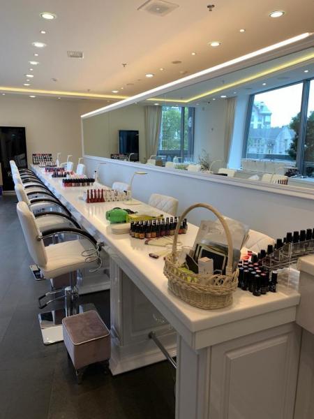 Готовый бизнес!  Продается действующий салон красоты площадью 196 м2,  д.  Жуковка,  ТЦ Жуковка Плаза — фото 3